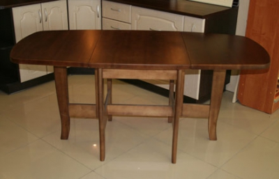 Стол обеденный