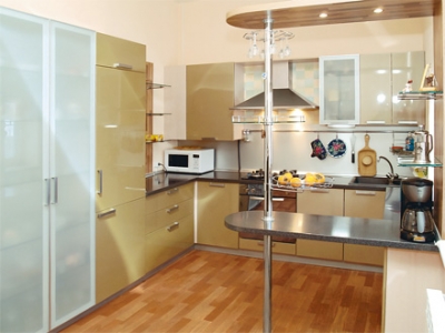 Кухня с барной стойкой